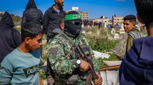 דיווח: חמאס מגייס אלפי פעילים חדשים ומאמץ אסטרטגיית גרילה בעזה
