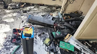 בפעם השנייה באותה הדירה: סוללה של קורקינט חשמלי התפוצצה וגרמה לשריפה