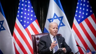 "התיישב ליד הבריכה ונרדם": ספר חדש חושף כיצד התפורר קמפיין הבחירות של ביידן