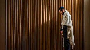 שבע שנים של המתנה: "שפכתי את ליבי מול הפרוכת - ותוך חודש פגשתי את כלתי"