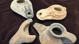 ממצאים מימי הנביאים נתפסו בדימונה: המשטרה חושפת סחר בלתי חוקי בעתיקות