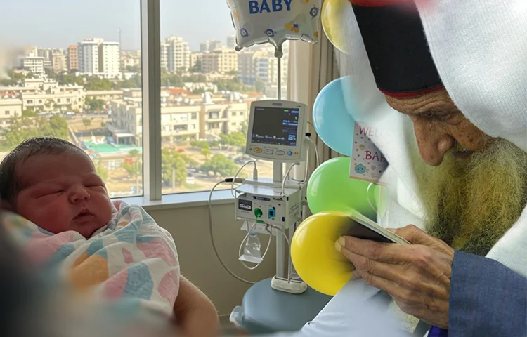 המילים של האלמנה – והבן שנולד אחרי 15 שנה