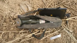 שוטרי תחנת נתיבות איתרו תיק ובתוכו מטען חבלה: ההערכה היא כי מדובר בציוד של מחבלים מה-7 באוקטובר