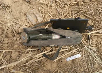 שוטרי תחנת נתיבות איתרו תיק ובתוכו מטען חבלה: ההערכה היא כי מדובר בציוד של מחבלים מה-7 באוקטובר