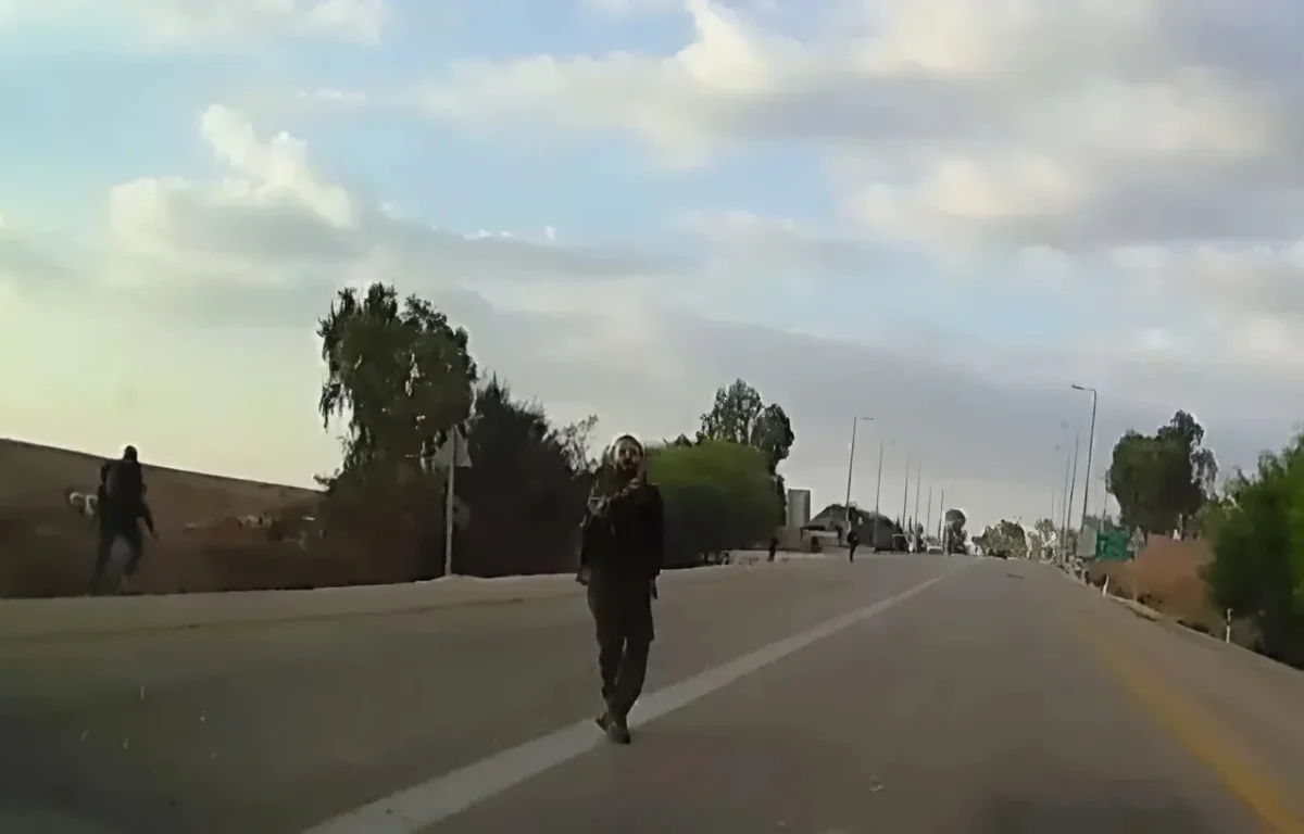 צה"ל פרסם את תחקיר עין השלושה מה-7 באוקטובר: מחבלי חמאס פרצו מהגדר &ndash; התושבים נלחמו עד טיפת הדם האחרונה