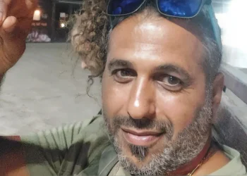 הותר לפרסום: ברק צח מפתח תקווה נהרג מתקיפת כריש – "נאבק במים, הדם צבע את הים" הותר לפרסום: ברק צח מפתח תקווה נהרג מתקיפת כריש – "נאבק במים, הדם צבע את הים"