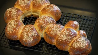 הזדמנות של פעם בשנה: מתכון לחלת מפתח לשבת שפותחת שערי שפע