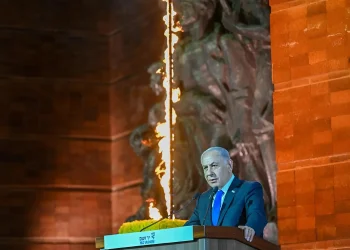 נתניהו: "אם נצטרך – נילחם בציפורניים, כמו נגד הנאצים" נתניהו: "אם נצטרך – נילחם בציפורניים, כמו נגד הנאצים"