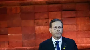 "ההיסטוריה לא תסלח לנו": נאום מטלטל של הרצוג ביד ושם - וזעקה לחטופים