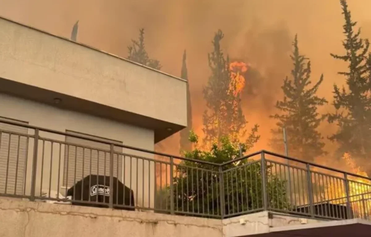 נציב הכבאות על השריפה: "האירוע בשליטה, יסתיים בשעות הקרובות"