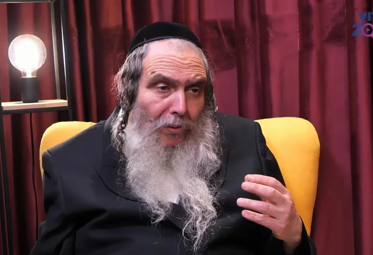 הרב שלום ארוש חושף: הסגולה הבדוקה ביותר לשנה טובה!