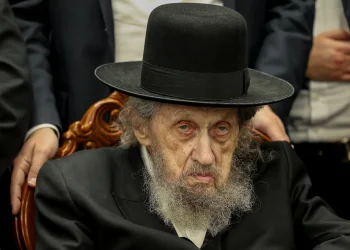 בשורה משמחת: מרן ראש הישיבה הגר"ד לנדו שליט"א שב לביתו 