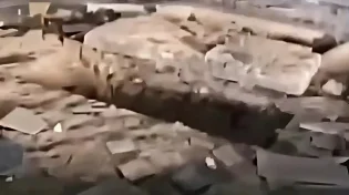סערה בסוריה: קברו של הנשיא לשעבר חאפז אל-אסד חולל - שרידיו נעלמו