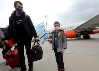 למרות המצב הביטחוני: 26 אלף עולים חדשים לישראל - נתונים מרשימים לרגל יום העצמאות