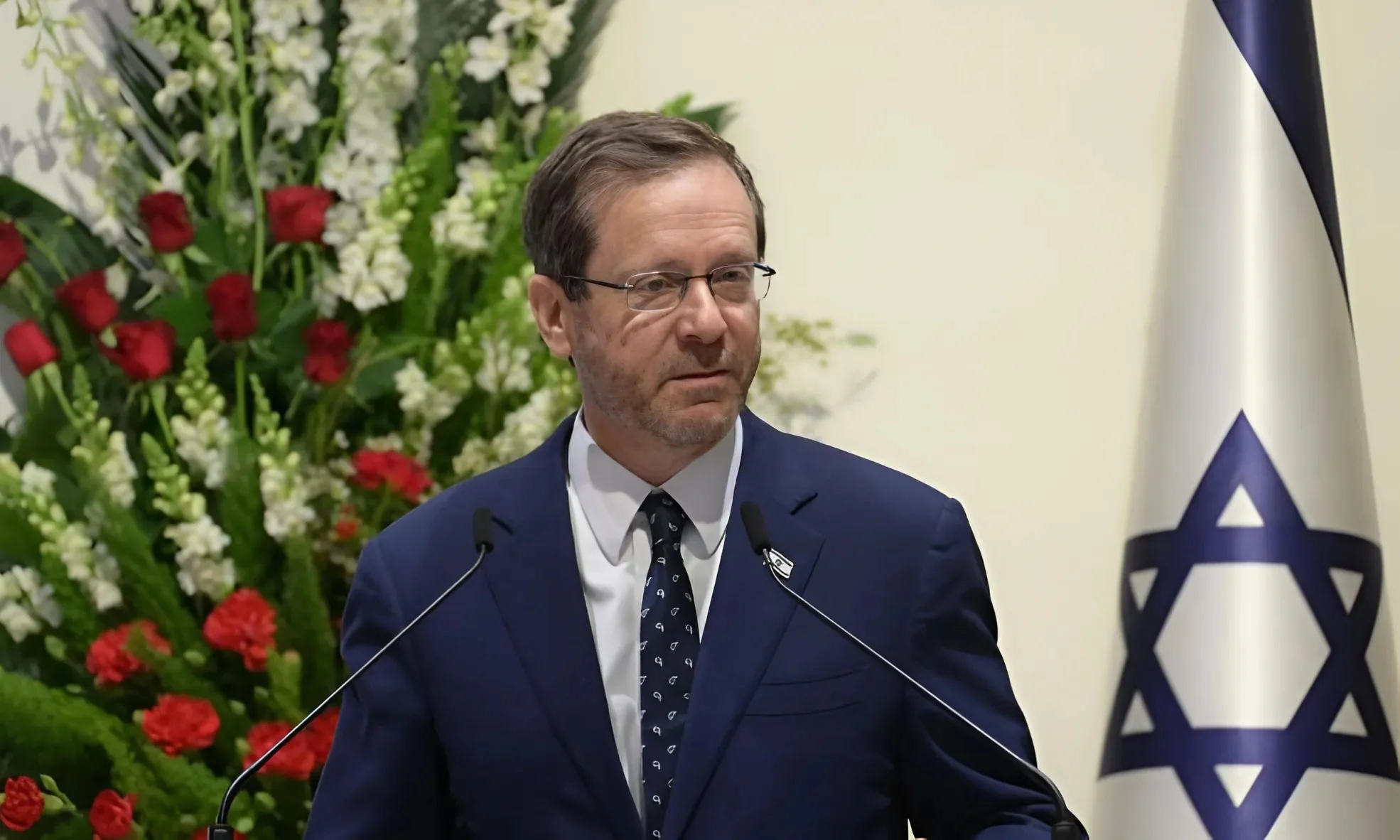 הנשיא הרצוג אירח יתומים ואלמנות בבית הנשיא לקראת יום הזיכרון הנשיא הרצוג אירח יתומים ואלמנות בבית הנשיא לקראת יום הזיכרון