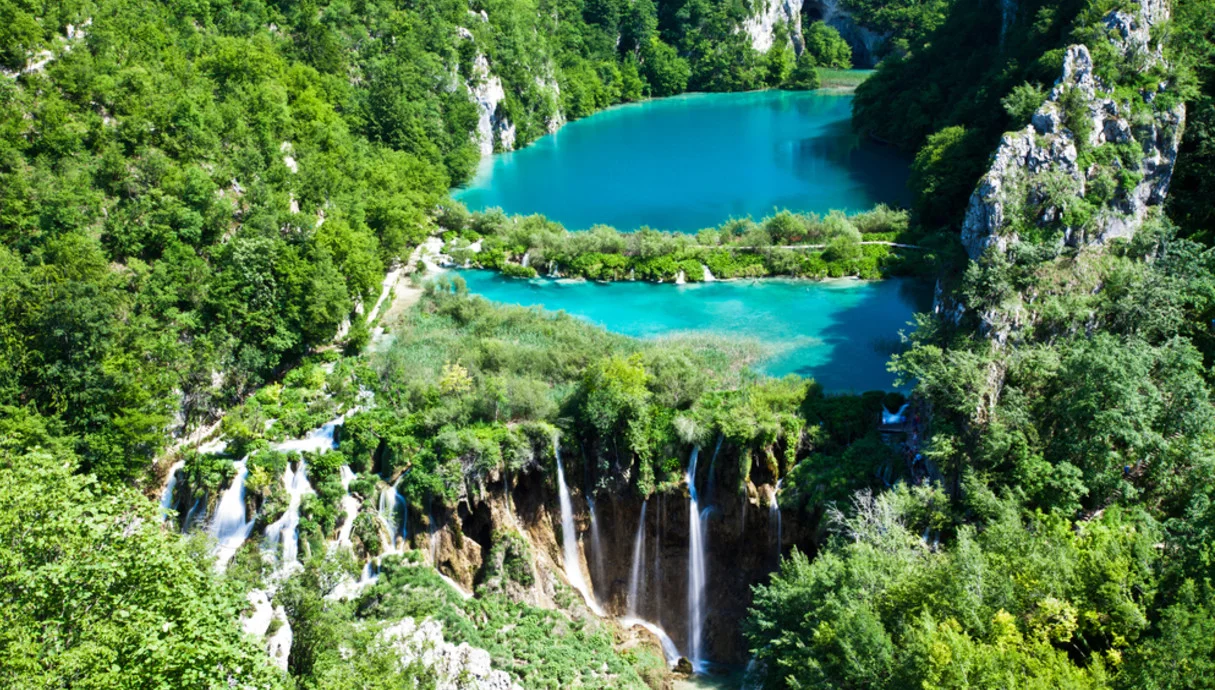  "עמדתי מול המפלים – ופתאום הבנתי למה אני פה": פלא הטבע בקרואטיה שמעורר את הנשמה