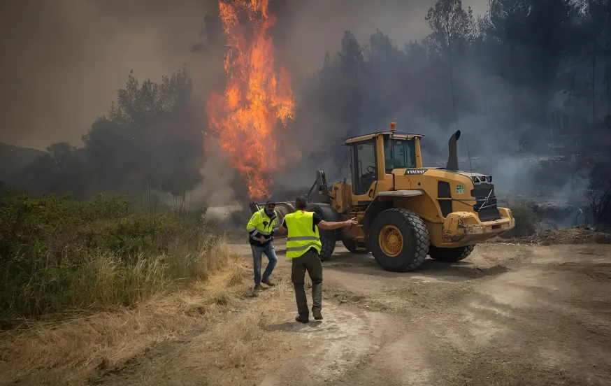 השריפה העוצמתית בהרי ירושלים: תושבי מבוא חורון ומשמר איילון קיבלו הוראה להתפנות השריפה העוצמתית בהרי ירושלים: תושבי מבוא חורון ומשמר איילון קיבלו הוראה להתפנות