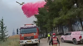 האש לא עוצרת: הרוחות שוב מתגברות - וההרים בוערים