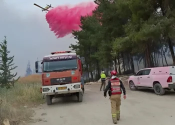  האש לא עוצרת: הרוחות שוב מתגברות &ndash; וההרים בוערים