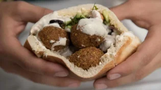  מנת הפלאפל ב-22 ש"ח? זה לא בדיחה - זה הסטנדרט החדש
