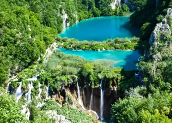  16 אגמים מחוברים &ndash; וסוד אחד שמחבר את הנפש לעולמות עליונים