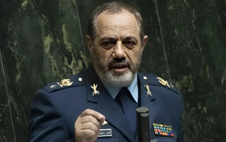 שר ההגנה האיראני מאיים: "נגיב בכוח אם נותקף על ידי ישראל או ארצות הברית" שר ההגנה האיראני מאיים: "נגיב בכוח אם נותקף על ידי ישראל או ארצות הברית"