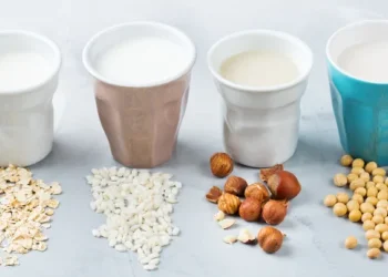 חשבתם שזה בריא? האמת המפתיעה על תחליפי החלב חשבתם שזה בריא? האמת המפתיעה על תחליפי החלב