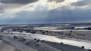 נדיר: כך נראה הנגב כשנחל זורם כמו נהר בשיאו