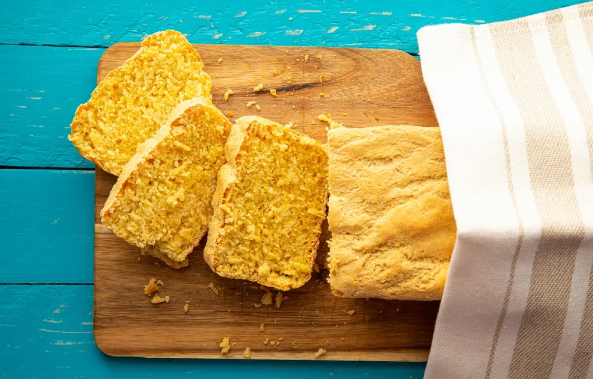 פשטידת ממליגה רכה וזהובה – בלי להסתבך ועם טעם של בית פשטידת ממליגה רכה וזהובה – בלי להסתבך ועם טעם של בית