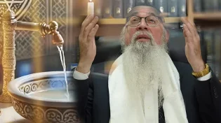 הרב יוסף ביטון מזהיר: "מי שלא נוטל ידיים בבוקר - פותח פתח לכוחות הטומאה"
