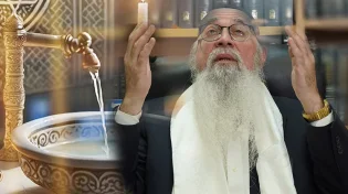 הרב יוסף ביטון מזהיר: "מי שלא נוטל ידיים בבוקר - פותח פתח לכוחות הטומאה"