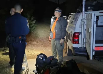 דרמה בגליל המערבי: מטייל התמוטט מעייפות בנחל כזיב וחולץ תחת תנאים מאתגרים