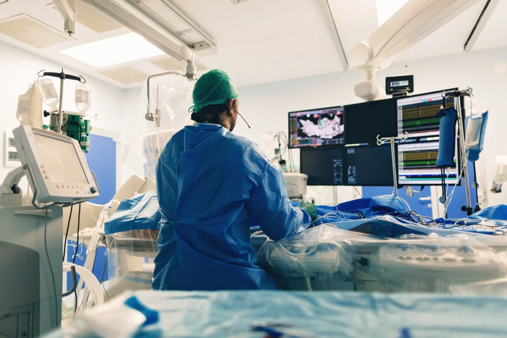 השבץ הכה בו פתאום – הצוות הרפואי בחר בדרך שלא נעשתה קודם השבץ הכה בו פתאום – הצוות הרפואי בחר בדרך שלא נעשתה קודם