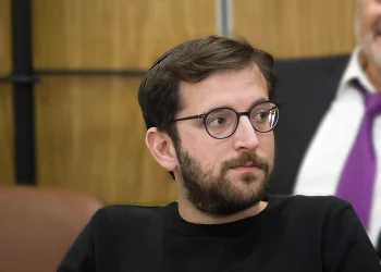 רגע לפני ששוחרר ממעצר בית: המשטרה שוב עצרה את יונתן אוריך