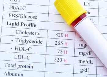 בדיקת דם אחת שיכולה להציל חיים: הכול על כולסטרול גבוה