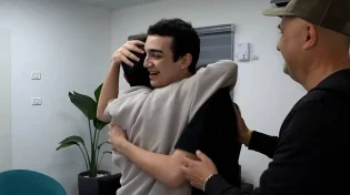 סבתו של עידן אלכסנדר לאחר שחרורו: "היום פסח שני - והוא בן חורין"