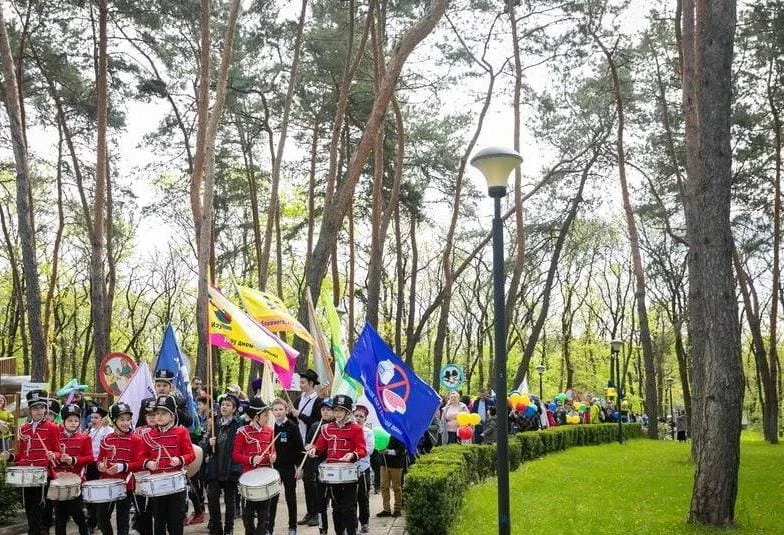 תהלוכות ל"ג בעומר באוקראינה: אלפי ילדים יתפללו לשלום יהודי ארץ הקודש