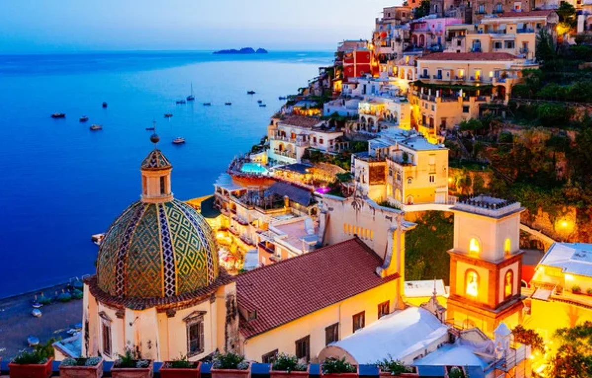 חוף אמלפי &ndash; פלא הבריאה האיטלקי שמזמין את הלב להתבוננות פנימית