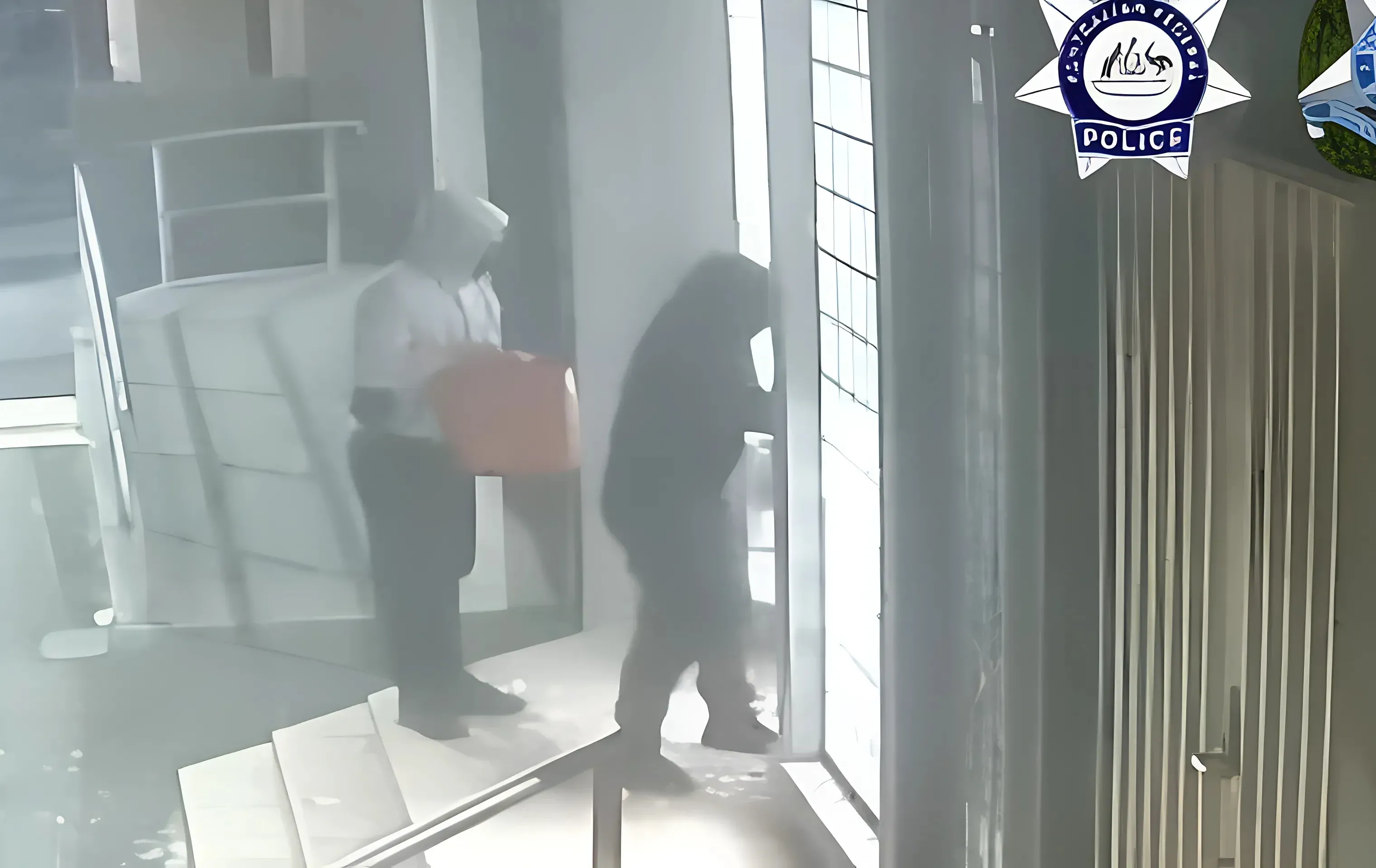 הצתה אנטישמית באוסטרליה: בית הכנסת "עדת ישראל" נשרף – שניים נפגעו משאיפת עשן הצתה אנטישמית באוסטרליה: בית הכנסת "עדת ישראל" נשרף – שניים נפגעו משאיפת עשן