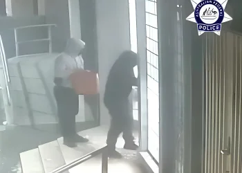 הצתה אנטישמית באוסטרליה: בית הכנסת "עדת ישראל" נשרף – שניים נפגעו משאיפת עשן הצתה אנטישמית באוסטרליה: בית הכנסת "עדת ישראל" נשרף – שניים נפגעו משאיפת עשן