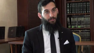 "זה לא משנה איך אתה נראה - בבני ברק מקבלים אותך": גבע בן ששון משתף מסע אמונה