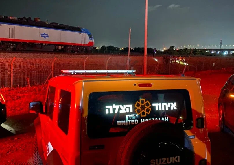 הלילה: הולך רגל חצה מסילת רכבת בעכו ונהרג במקום הלילה: הולך רגל חצה מסילת רכבת בעכו ונהרג במקום