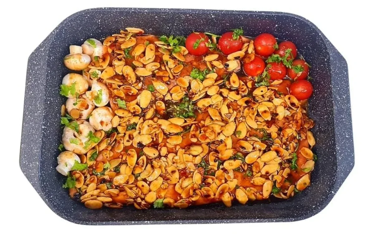 סלמון מתקתק בתנור &ndash; מנה אחת שתרגש את כולם