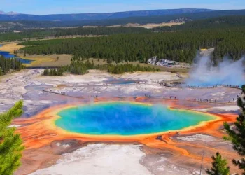 ילוסטון: הפארק שבו האדמה נושמת &ndash; ותזכורת חיה לבריאה