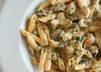 10 דקות עבודה ויש לכם פסטה שמנת ופטריות שכולם אוהבים