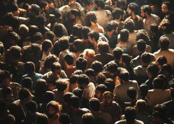 הסכנה שבהמון: מדריך מציל חיים למקרי צפיפות קיצונית