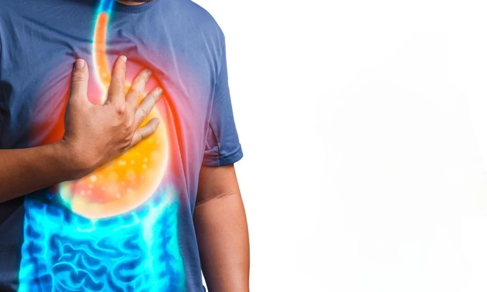 היא חשבה שזו סתם צרבת – אבל מה שגילו לה בלב כמעט עלה לה בחיים