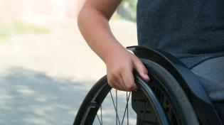  תקועים בלי סדים: רפורמה שקרסה מותירה ילדים ונכים ללא אמצעי שיקום חיוניים