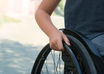  תקועים בלי סדים: רפורמה שקרסה מותירה ילדים ונכים ללא אמצעי שיקום חיוניים