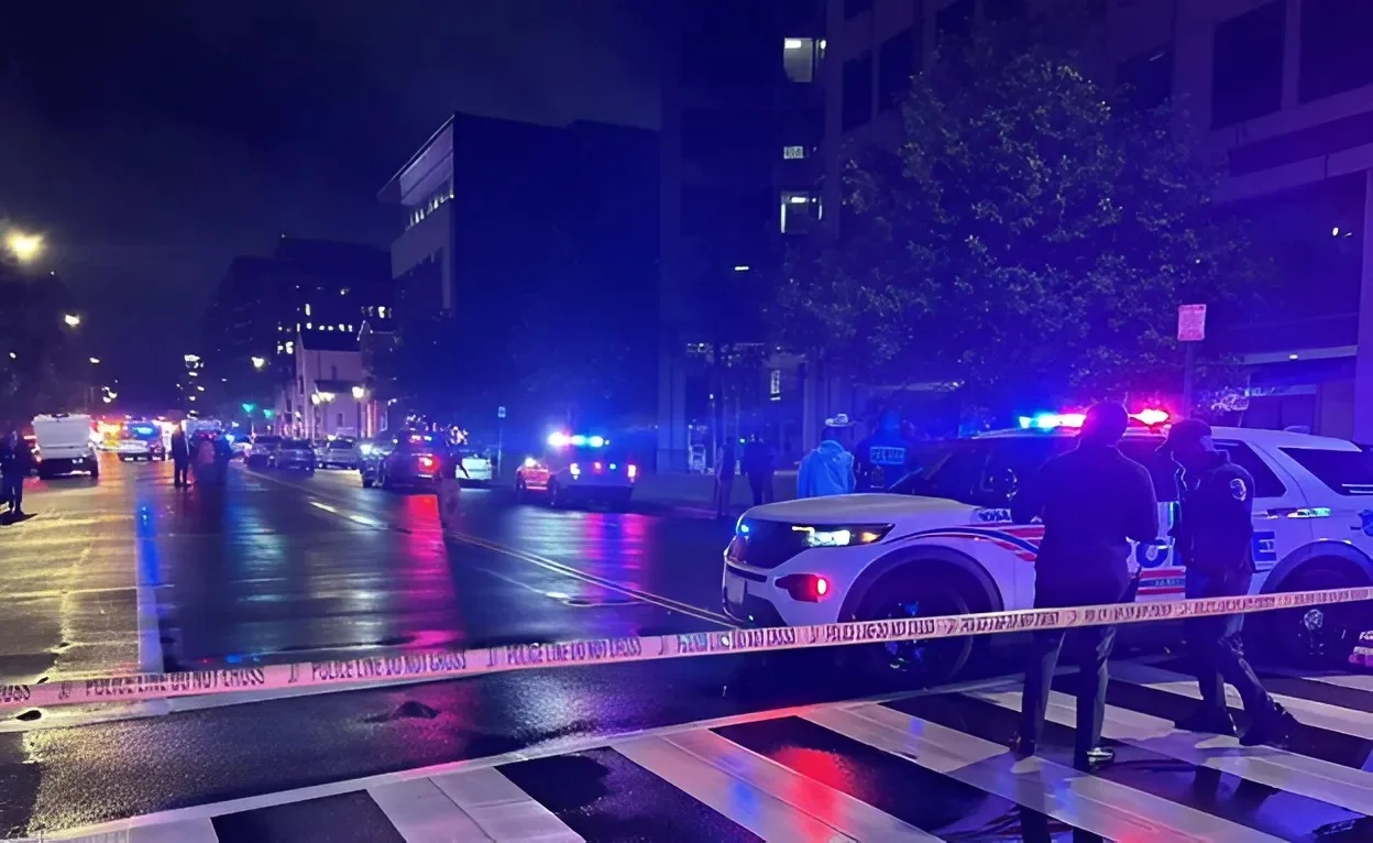 פיגוע אנטישמי בוושינגטון: שני עובדי שגרירות ישראל נרצחו סמוך למוזיאון היהודי פיגוע אנטישמי בוושינגטון: שני עובדי שגרירות ישראל נרצחו סמוך למוזיאון היהודי